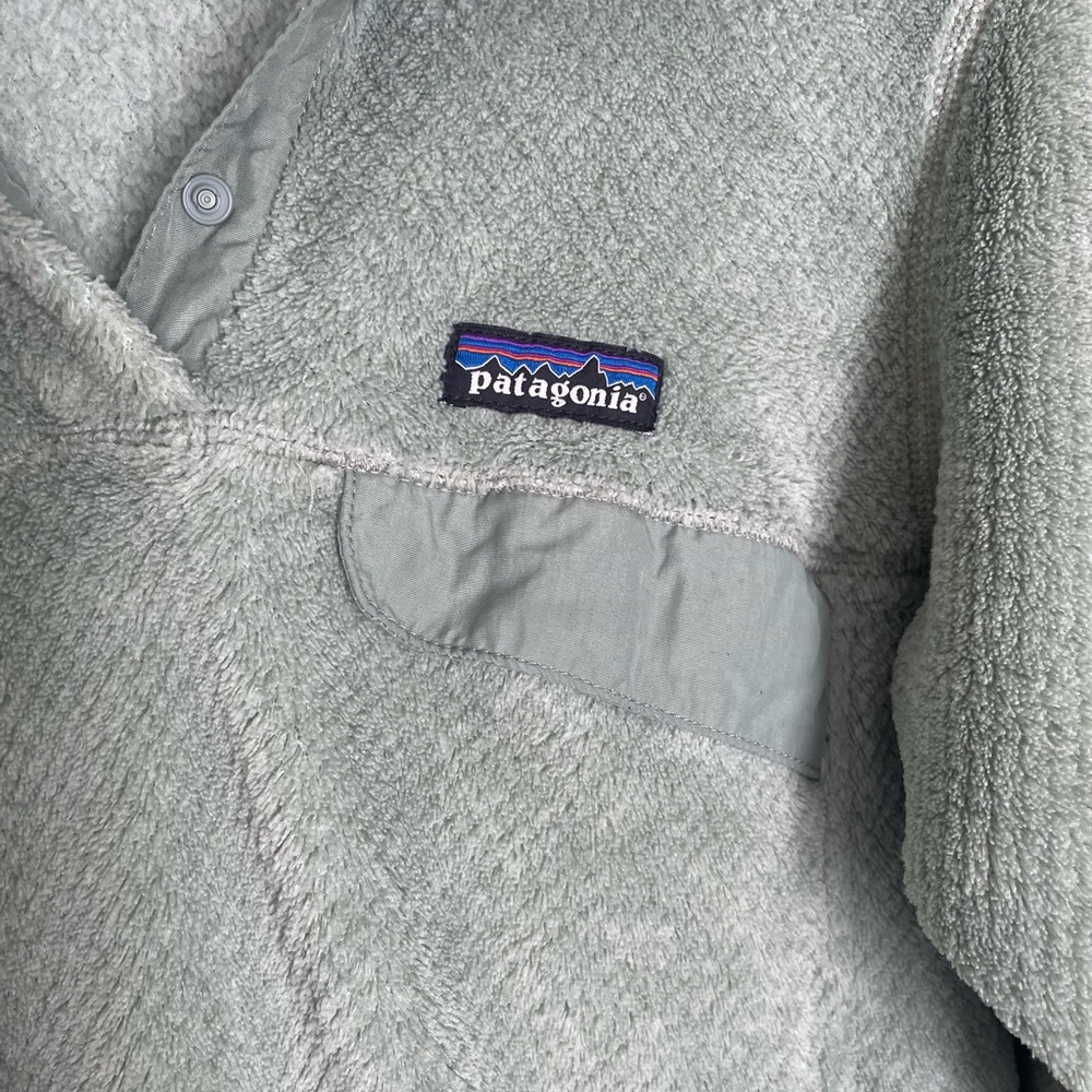 Patagonia Mint Green Snap Fleece - Picture 2 of 7